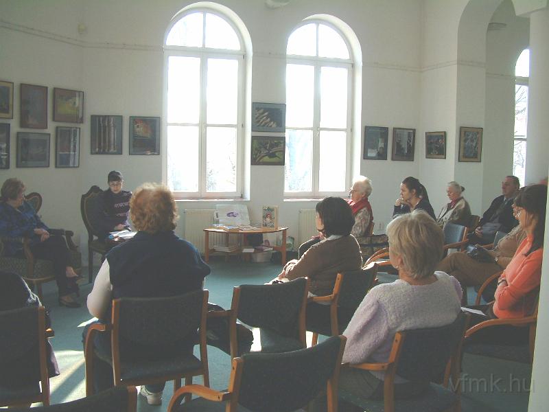 20090220_09.jpg - Az író olvasó találkozó közönséga a Művészeti Szalonban