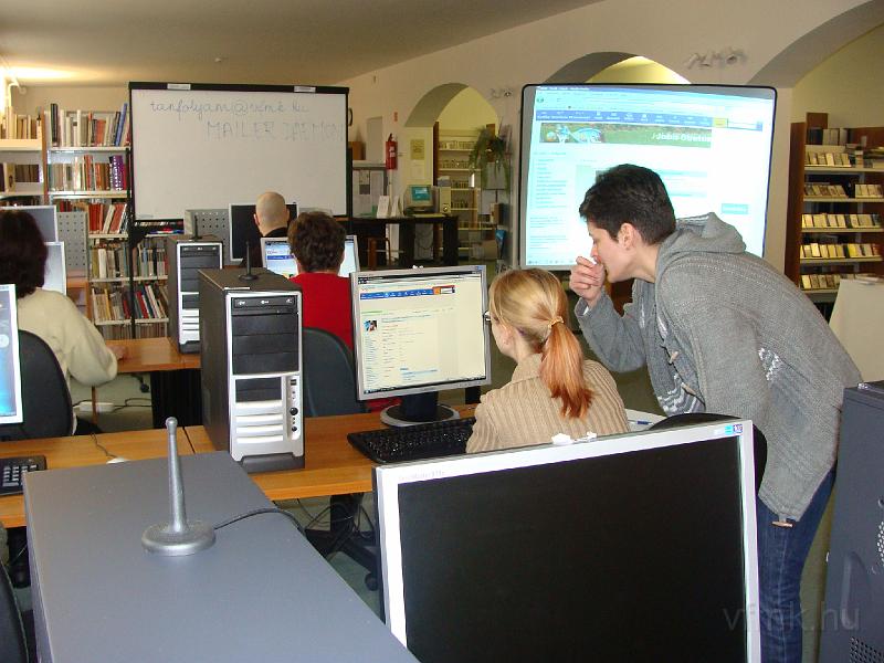 030_Tanfolyam_2.jpg - Hogy is van ez az iWiW-en?