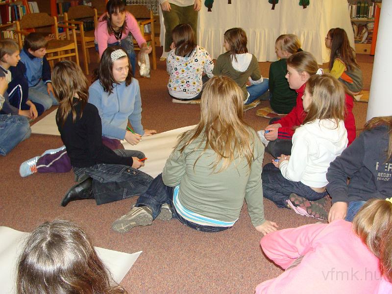 041_Kek_vonal_1.jpg - Mit is jelent az internet?