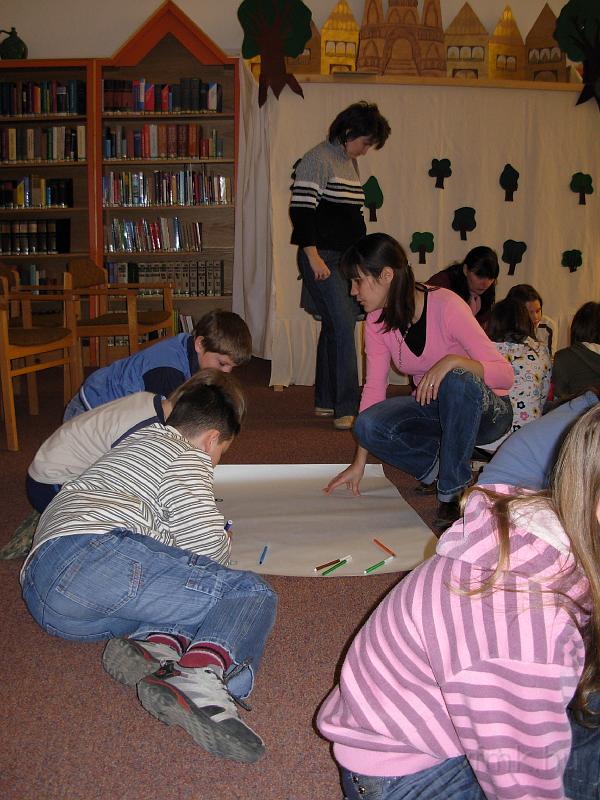 043a_Kek_vonal_1_10.JPG - Mit jelent neked az internet? Rajzold le!