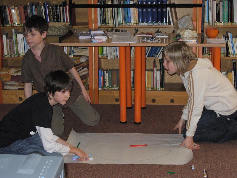 053a_Kek_vonal_1.JPG - Mit jelent neked az internet? Ne a szomszédba menj ihletért!