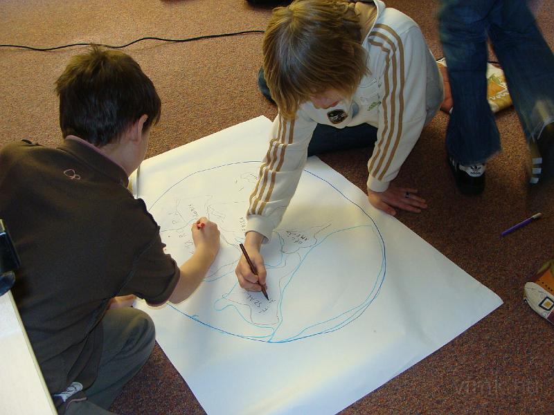 053b_Kek_vonal_1.jpg - Munka közben...