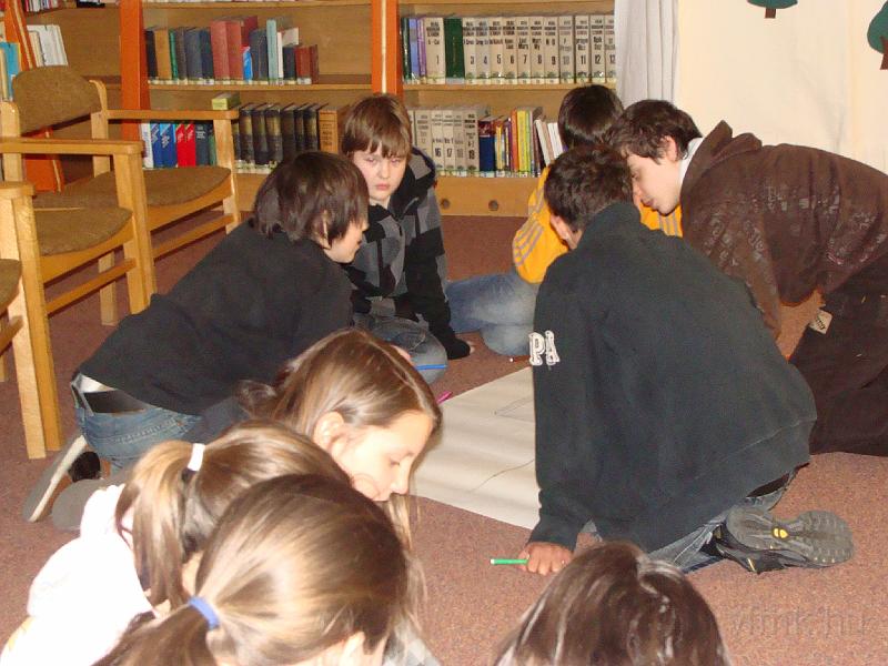 067_Kek_vonal_2.jpg - Mit jelent neked az internet? Rajzold le!