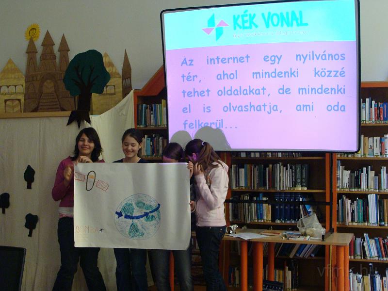 073_Kek_vonal_2.jpg - Nekem ezt jelenti az internet!