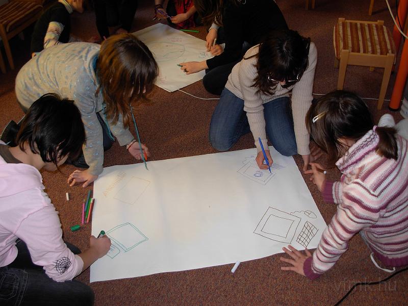 075a_Kek_vonal_2.JPG - Munka közben...