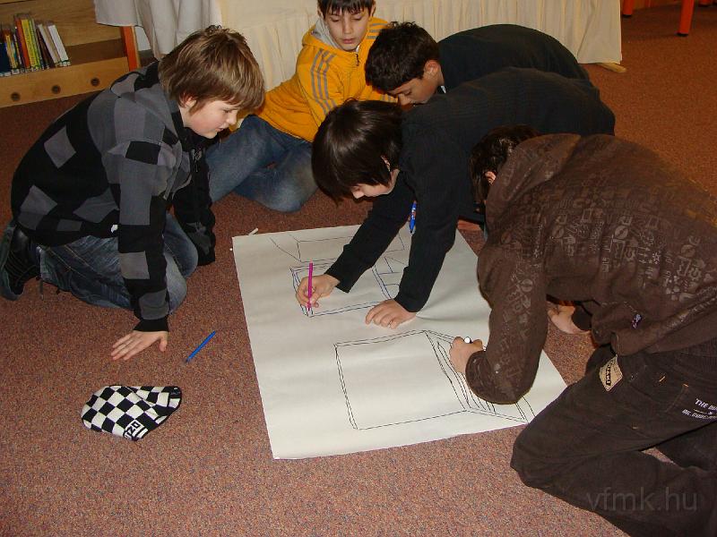 076a_Kek_vonal_2.jpg - Mit jelent neked az internet? Rajzold le!