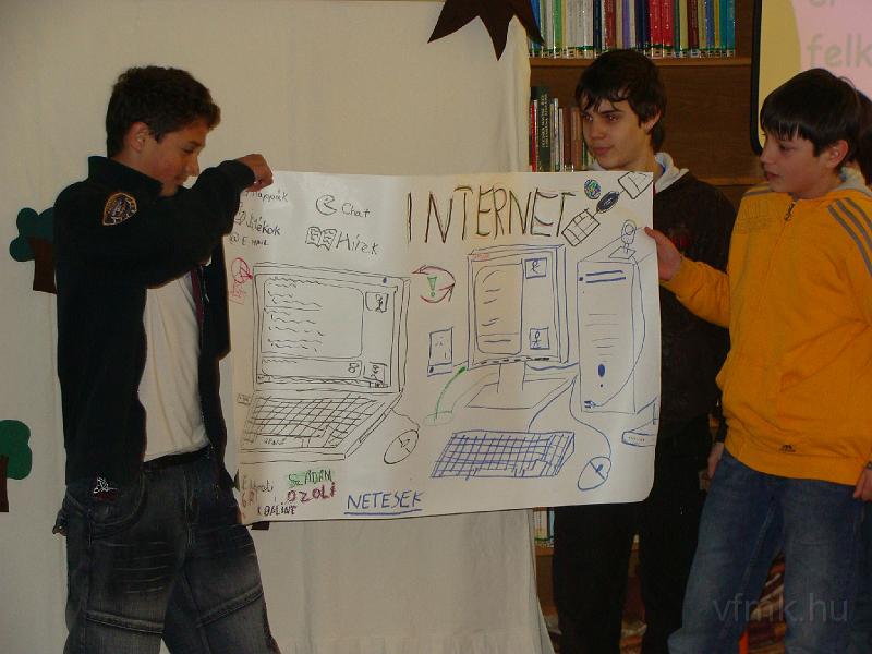 077_Kek_vonal_2.jpg - Mit jelent neked az internet? Mutasd be!