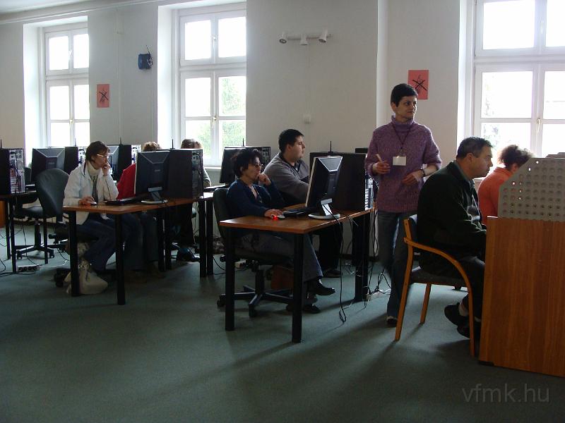 082_Prizma_klub.jpg - Az elektronikus ügyintézésről a Prizma klub tagjainak