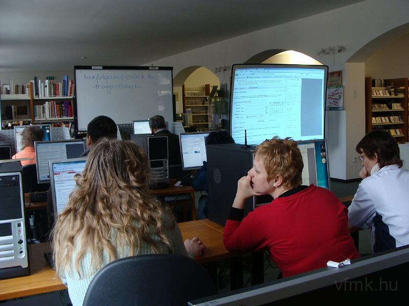 083_Prizma_klub.jpg - Az elektronikus ügyintézésről a Prizma klub tagjainak