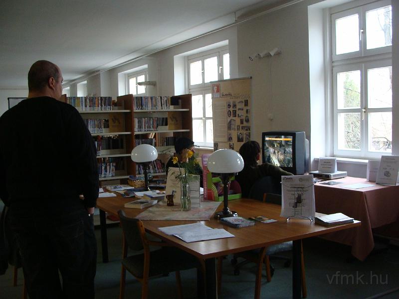 106_IP_teve.jpg - IP tévézünk míg a netre várunk