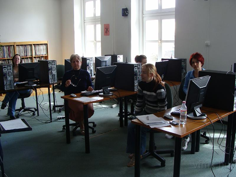 112_Tanfolyam_3.jpg - Az e-állampolgár ügyeivel ismerkedünk.