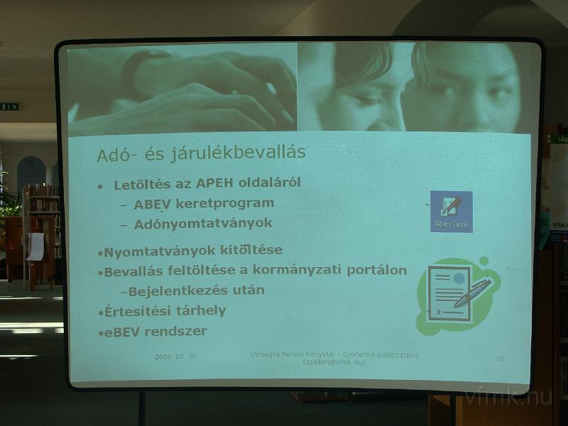 115_Tanfolyam_3.jpg - Az e-állampolgár ügyeivel ismerkedünk.