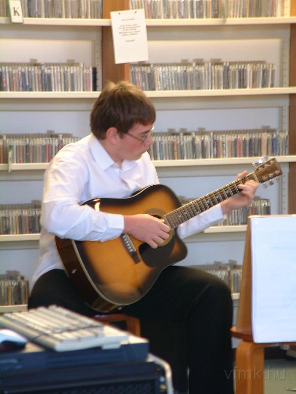 135_Hangverseny.jpg - Zeneiskolások zenélnek: Haydn és kora címmel