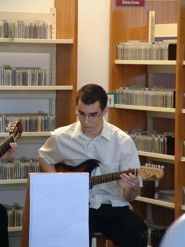 139_Hangverseny.jpg - Zeneiskolások zenélnek: Haydn és kora címmel